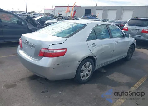 2007 Toyota Camry Le z USA, uszkodzony, nr VIN 4T1BE46K67U088612